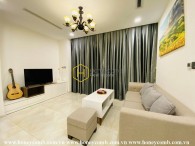 Một sự giao thoa hoàn hảo giữa lối trang trí khéo léo và ánh sáng ấm áp trong căn hộ Vinhomes Golden River