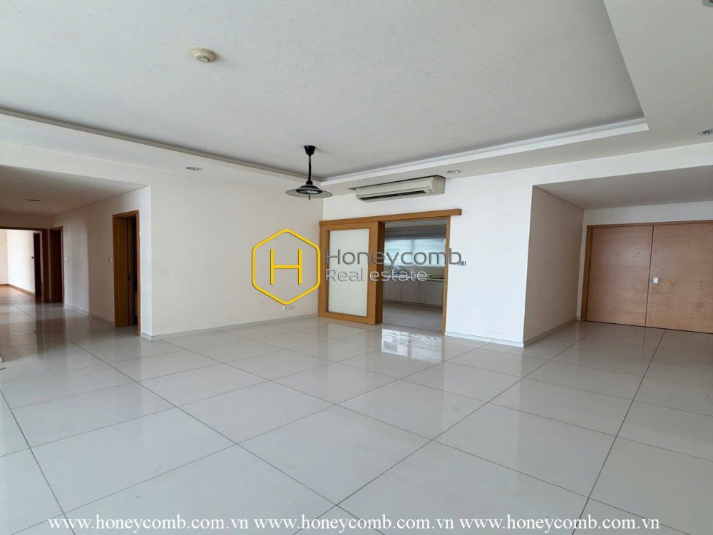 New and Spacious Apartment with no furniture for rent in The Vista