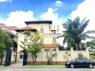 Không còn gì tuyệt vời hơn khi thức dậy trong ngôi nhà mang không khí trẻ trung năng động này ở quận 2
