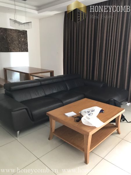 Three beds apartment with high floor in Xi Riverview Placce for rent