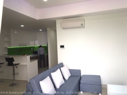 Cho thuê căn hộ 2 phòng ngủ với tầm nhìn ra hồ bơi tại Masteri Thảo Điền