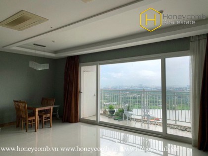 The 3 bedroom-apartment without furniture and extraordinary view from Xi Riverview Palace