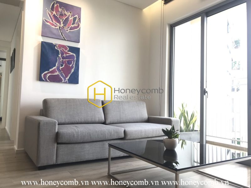 Saving the beautiful memories with this stylish apartment in Palm Heights