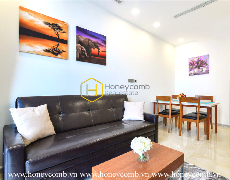 Căn hộ phong cách tối giản với nội thất gỗ cao cấp cho thuê tại Vinhomes Golden River