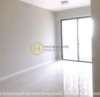 The 2 bed-apartment without furniture is extremely spacious and airy at Masteri An Phu