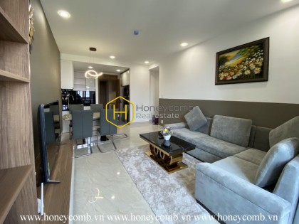 Elegance is what urban style brings to this opulet serviced apartment in District 2