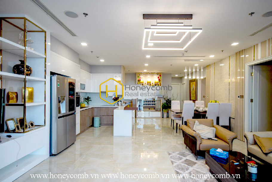 This 3 bedrooms apartment will give you the warmth and comfort in Vinhomes Golden River