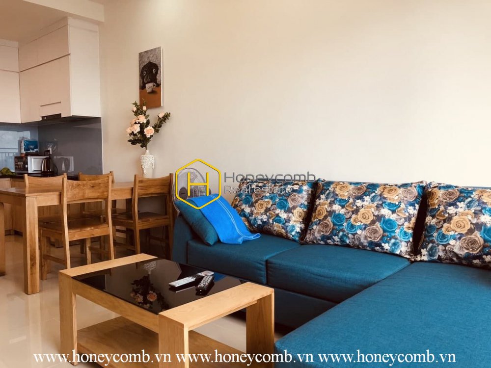 Phong cách sang trọng kết hợp với cách bài trí trung tính trong căn hộ The Sun Avenue này