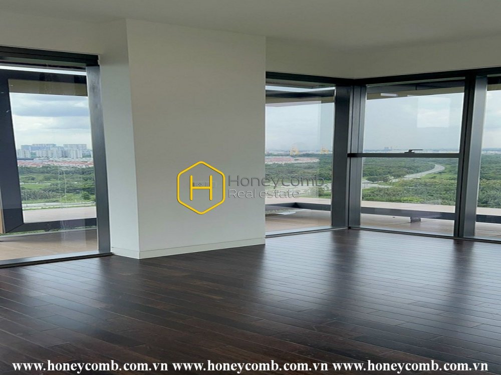 Căn hộ rộng rãi không nội thất ở Empire City