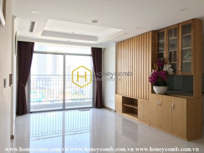 A spacious 3-bedroom apartment in Vinhomes Central Park : Best choice ever!