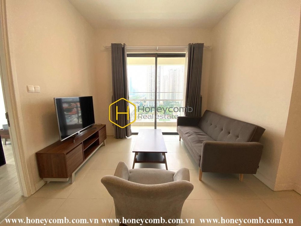 Interfusion of youthful and urban style in this Gateway apartment will make you impressed