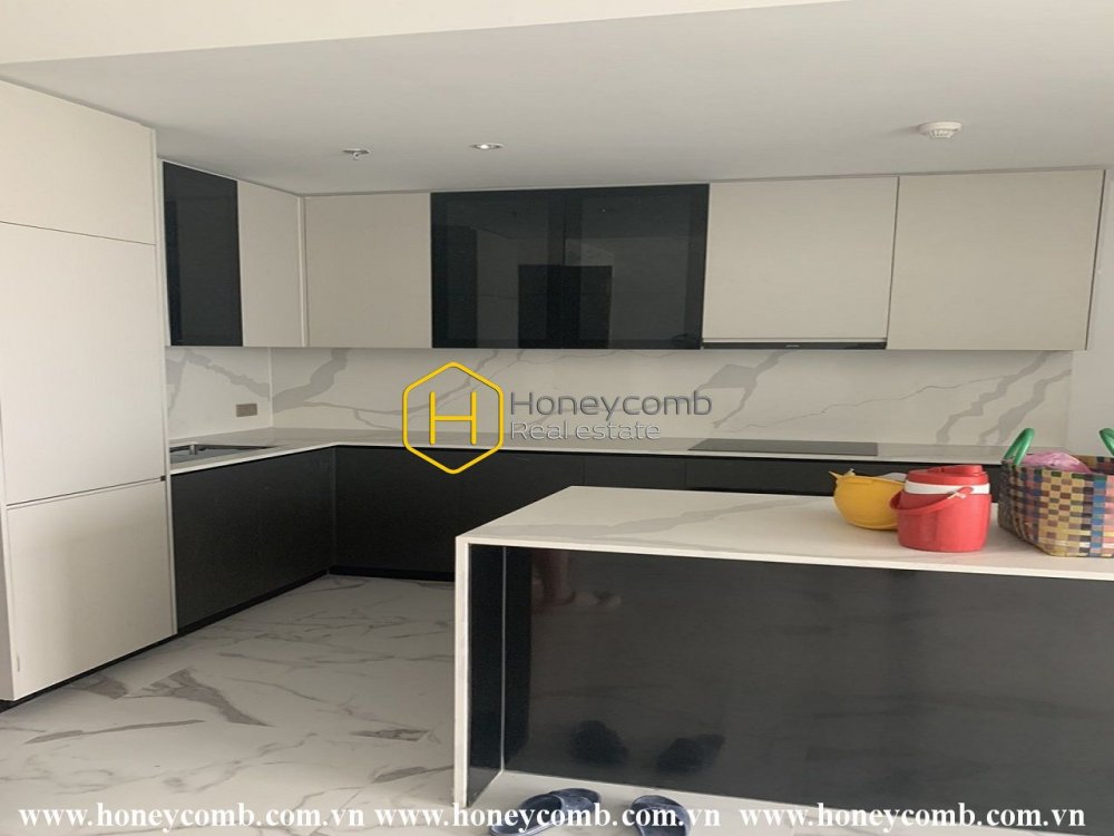 Enjoy the peaceful atmosphere with this unfurnished apartment for rent in Metropole Thu Thiem