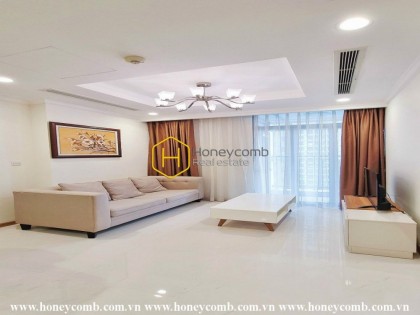 Căn hộ sáng sủa tại Vinhomes Central Park với ánh sáng tự nhiên và cửa sổ cao