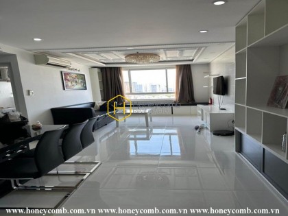 Thu hút bởi sự kết hợp màu đen và trắng linh hoạt trong căn hộ Tropic Garden sang trọng