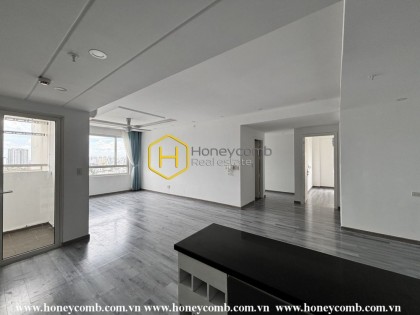 No more needs when having such a spacious and sun-filled Tropic Garden apartment like this