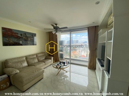 Explore minimalist style in this amazing apartment in Tropic Garden