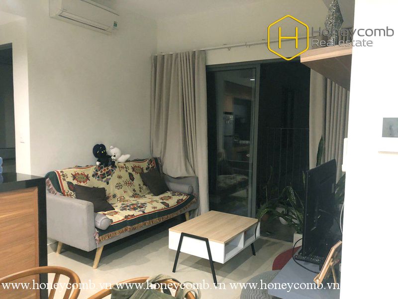 Căn hộ Masteri Thảo Điền với 2 phòng ngủ, nội thất gỗ cho thuê