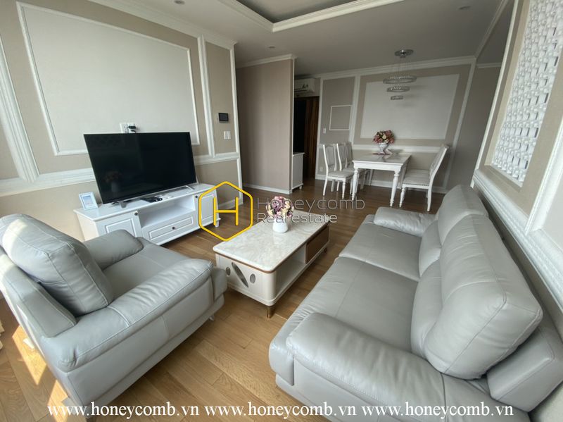 Căn hộ 2 phòng ngủ thanh lịch này có thể cho chúng ta thấy một ngôi nhà Hoàng Gia là như thế nào