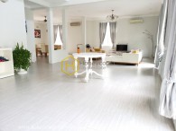 Explore the beauty in this exquisite modern 4-bedroom villa in Villa Grassfield