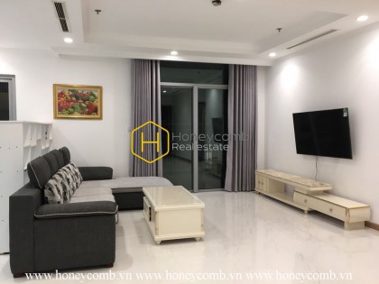 This cozy and cheerful apartment in Vinhomes Central Park is designed to make you feel like home! For lease now!