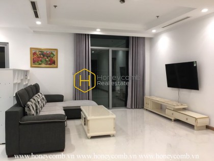 Căn hộ đầy ấm cúng và nồng nhiệt tại Vinhomes Central Park được thiết kế cho bạn cảm thấy như mái ấm của mình! Hiện đang cho thuê