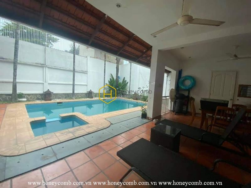 Hear the sound of art in this superior District 2 villa