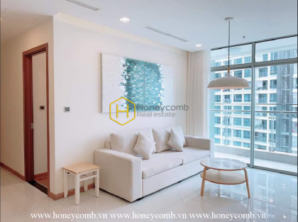 In love with the pure white apartment in Vinhomes Central Park