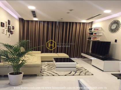Simple yet luxurious atmosphere created in this Vinhomes Central Park apartment