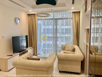 A romantic atmosphere spreading over this Vinhomes Central Park apartment