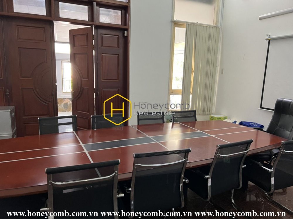 District 2 Villa: alluring, peaceful and styish