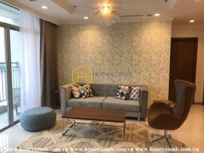 Live the uptown urban lifestyle you crave with this deluxe apartment in Vinhomes Central Park