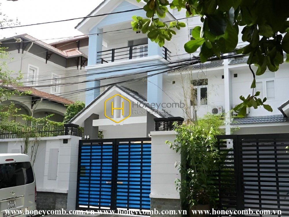 Now leasing! Lovely warm tone VILLA at District 2