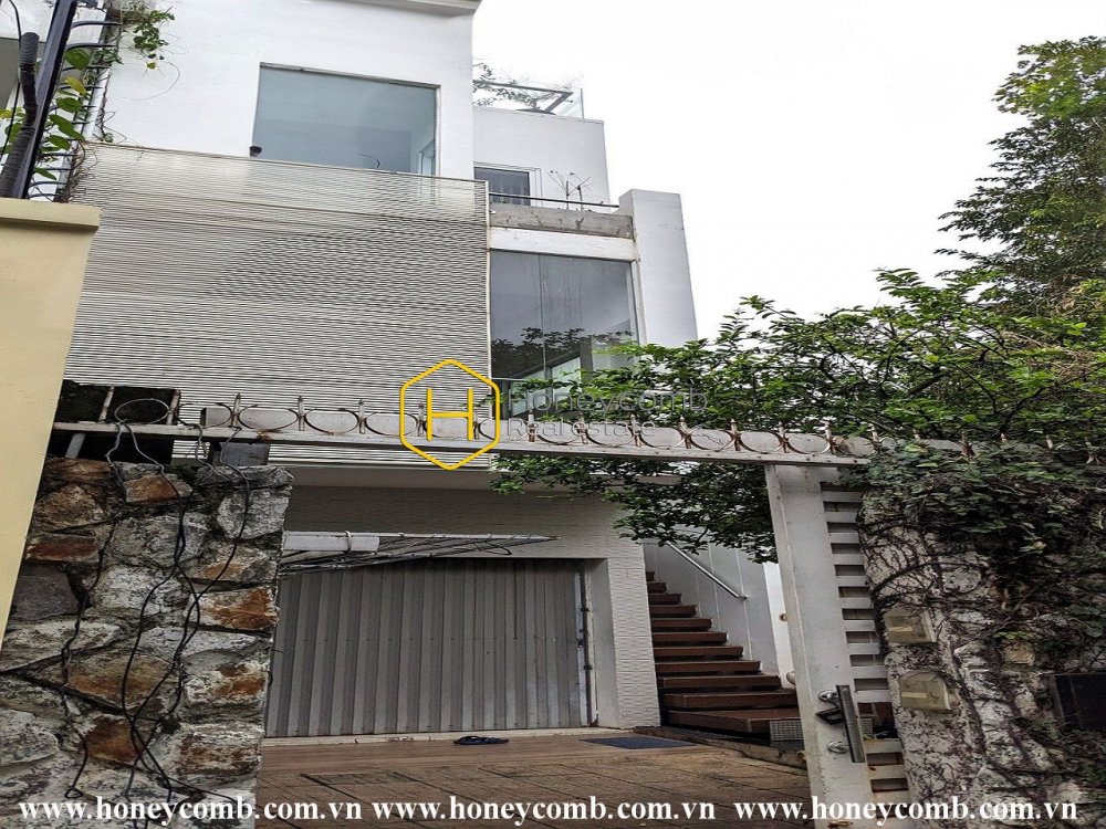 Flawless villa with neoclassic chic style in District 2