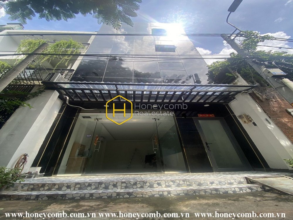 An exceptionally standout villa only in District 2