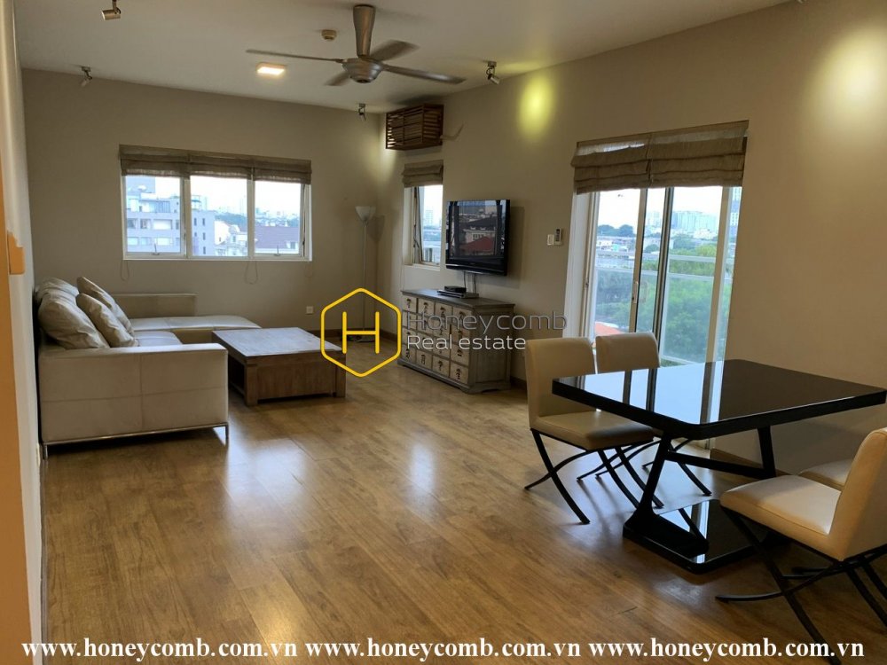 Contemporary Apartment with Breathtaking Views At River Garden