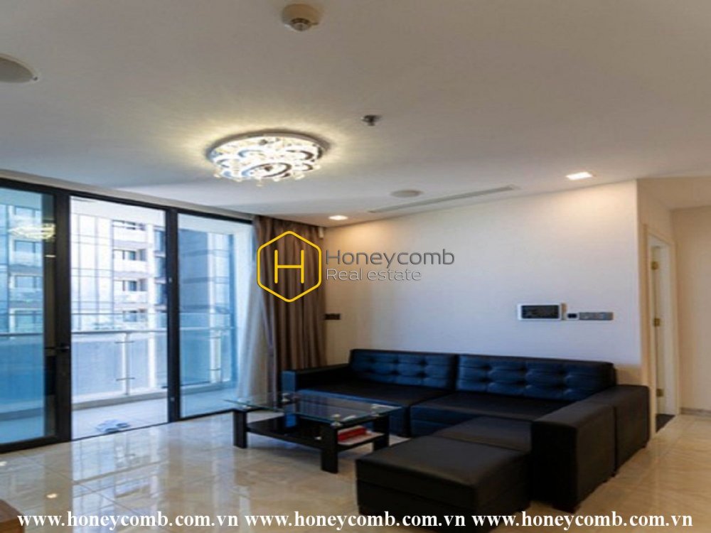 Căn hộ đẹp với nội thất mộc mạc cho thuê ở Vinhomes Golden River