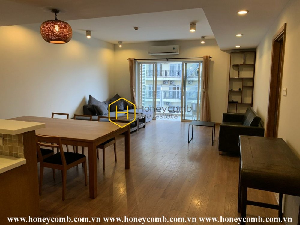 Contemporary Apartment with Breathtaking Views At River Garden