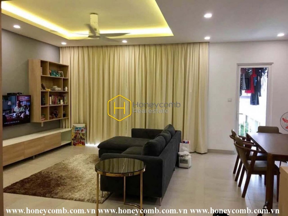 Tropic Garden apartment: a combination of deep dark black and fresh light white