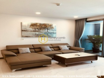 Luxurious is not enough to describe the level of this Sunwah Pearl apartment