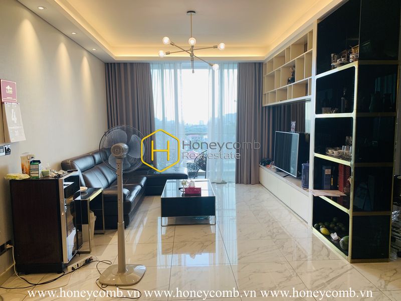 A romantic view in neoclassical Sala Sarica apartment for rent