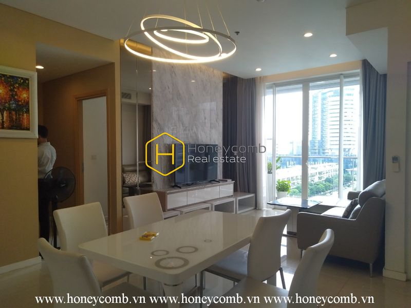 Gentle and elegant apartment in delicate white in Sala Sarimi