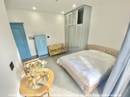 A wonderful studio serviced apartment in District 2 promises to give you all the best