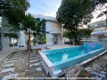 Unique is the key that makes this modern villa in District 2 priceless.