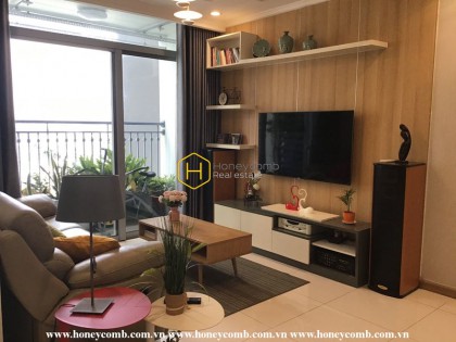 Get the chilled vibes through this exciting and palatial apartment in Vinhomes Central Park