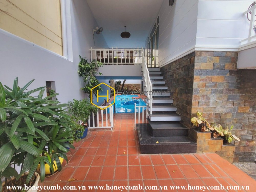 Appealing villa with classy furniture and unique architecture for rent in District 2