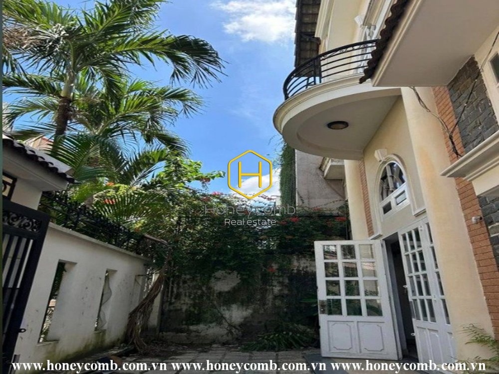 Shiny Villa With Full Modern Amenities For Rent In Thao Dien, District 2