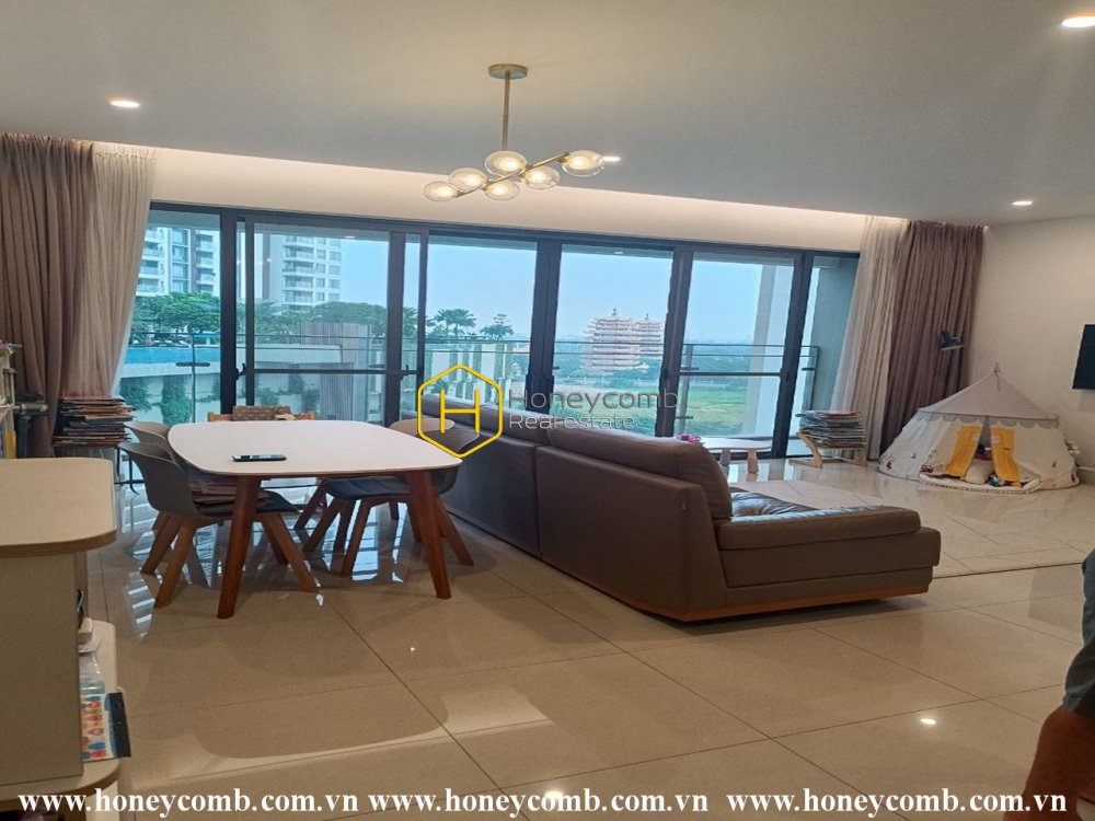 Căn hộ kết hợp giữa phong cách đương đại và bài trí bố cục gam màu trung tính tại Estella Heights