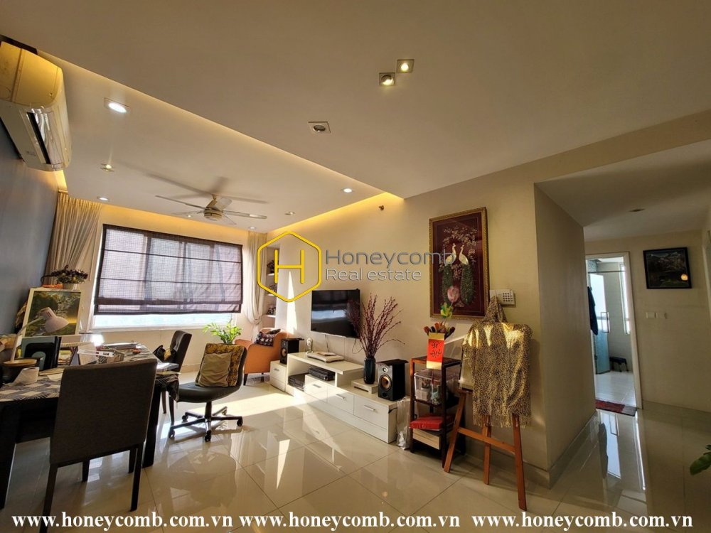 No words are  enough to describe the delicate beauty of this Tropic Garden apartment