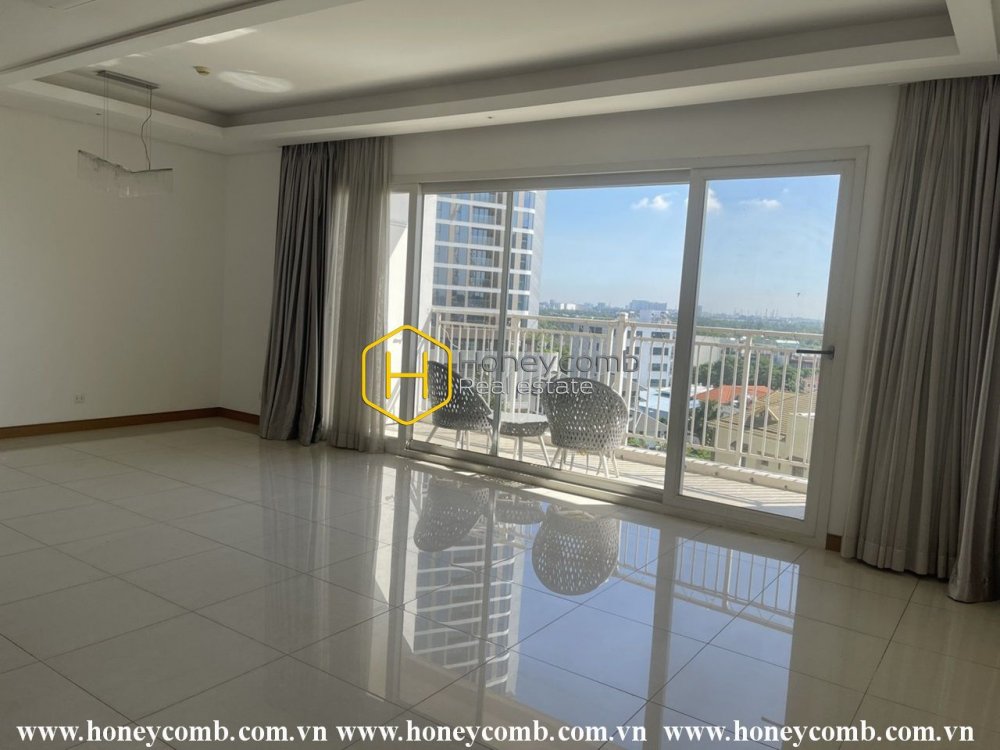 Airy and well-lit apartment with no furniture is waiting for you to rent at Xi Riverview Palace