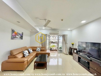 A River Garden apartment equipped with refined furnishings